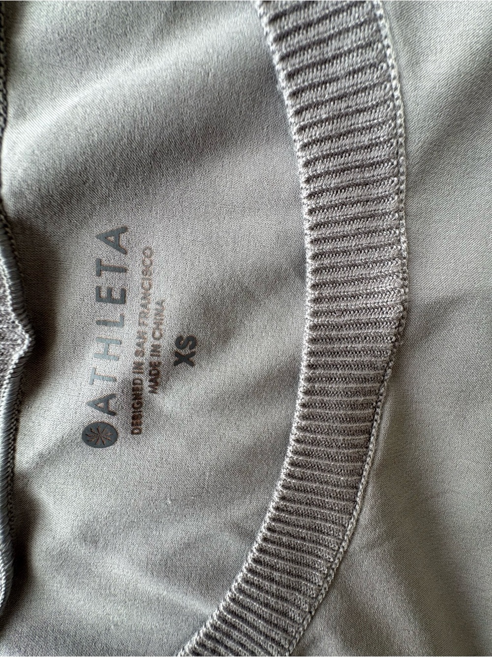 Athlete Rincon Dress in Silver grey Size XS silky fabric lightweight - Picture 7 of 9